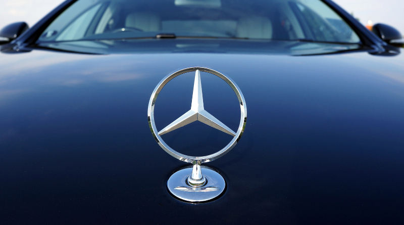 Jak sprawdzić historię serwisową Mercedesa po VIN? System DSB – pewny sposób na cofnięty licznik